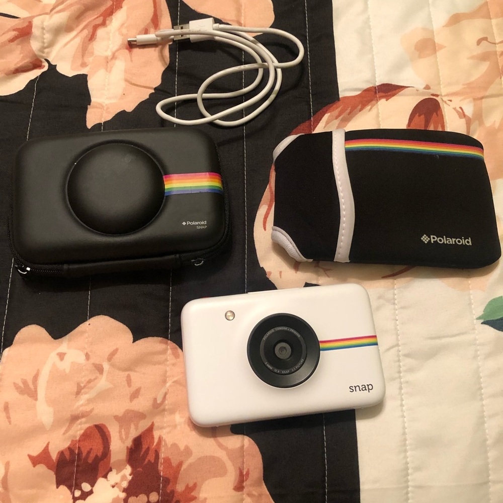 Polaroid Snap Instant Digital Camera with case